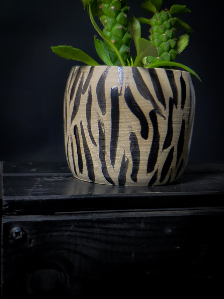 Plantpot holder - Tiger pattern