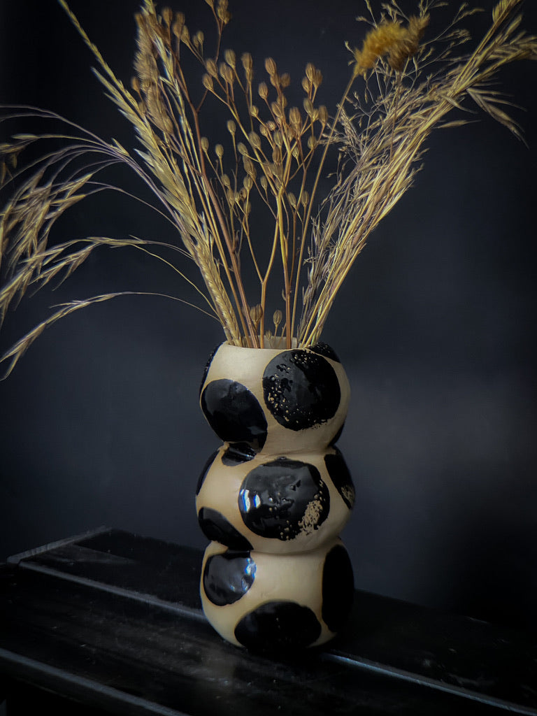 Vase boule - Grès blanc avec gros points noirs