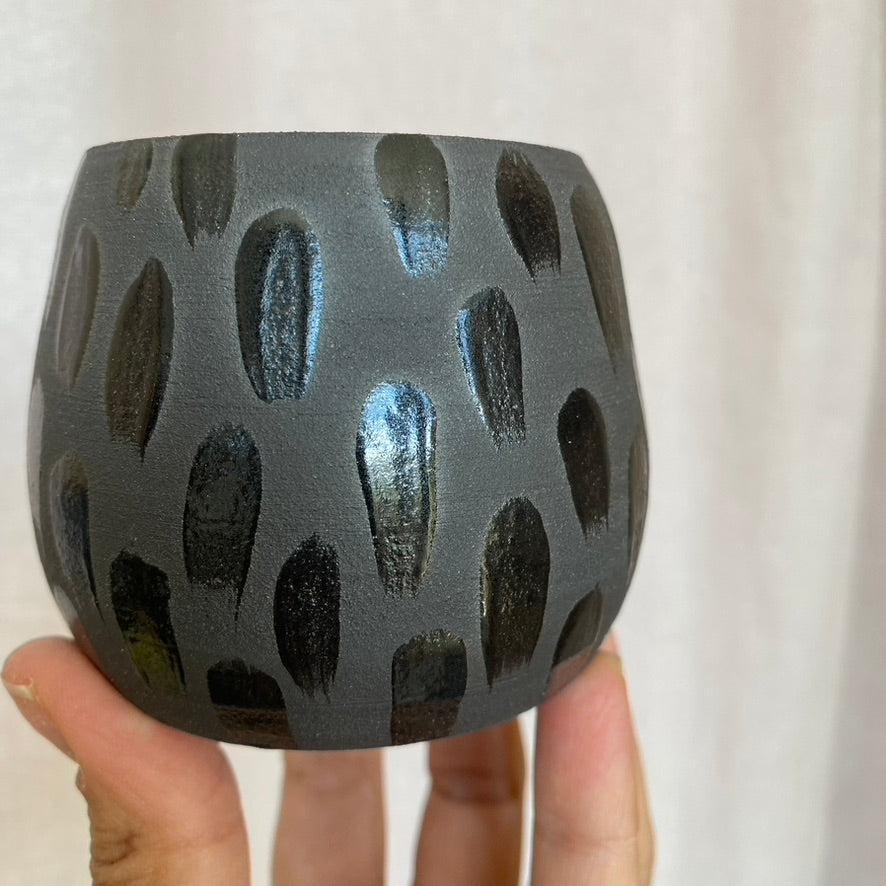Plantpot holder - Black clay