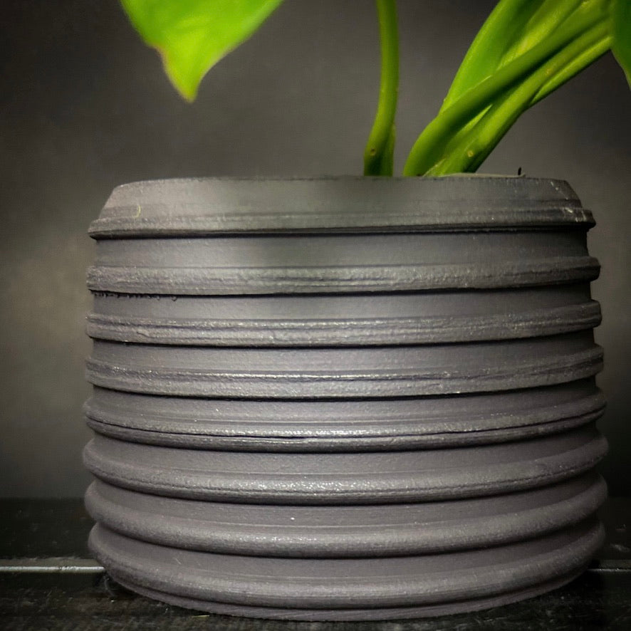 Plantpot holder - Black clay