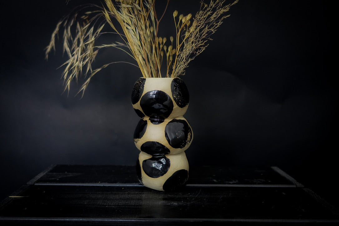 Vase boule - Grès blanc avec gros points noirs