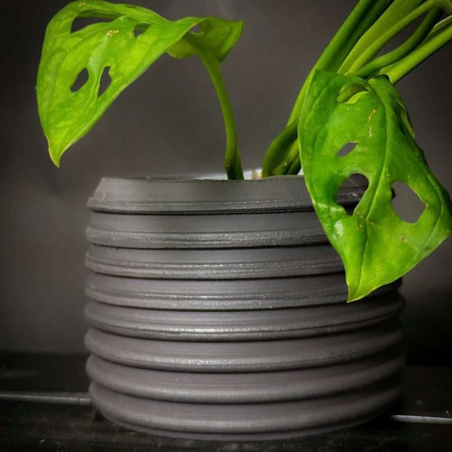 Plantpot holder - Black clay