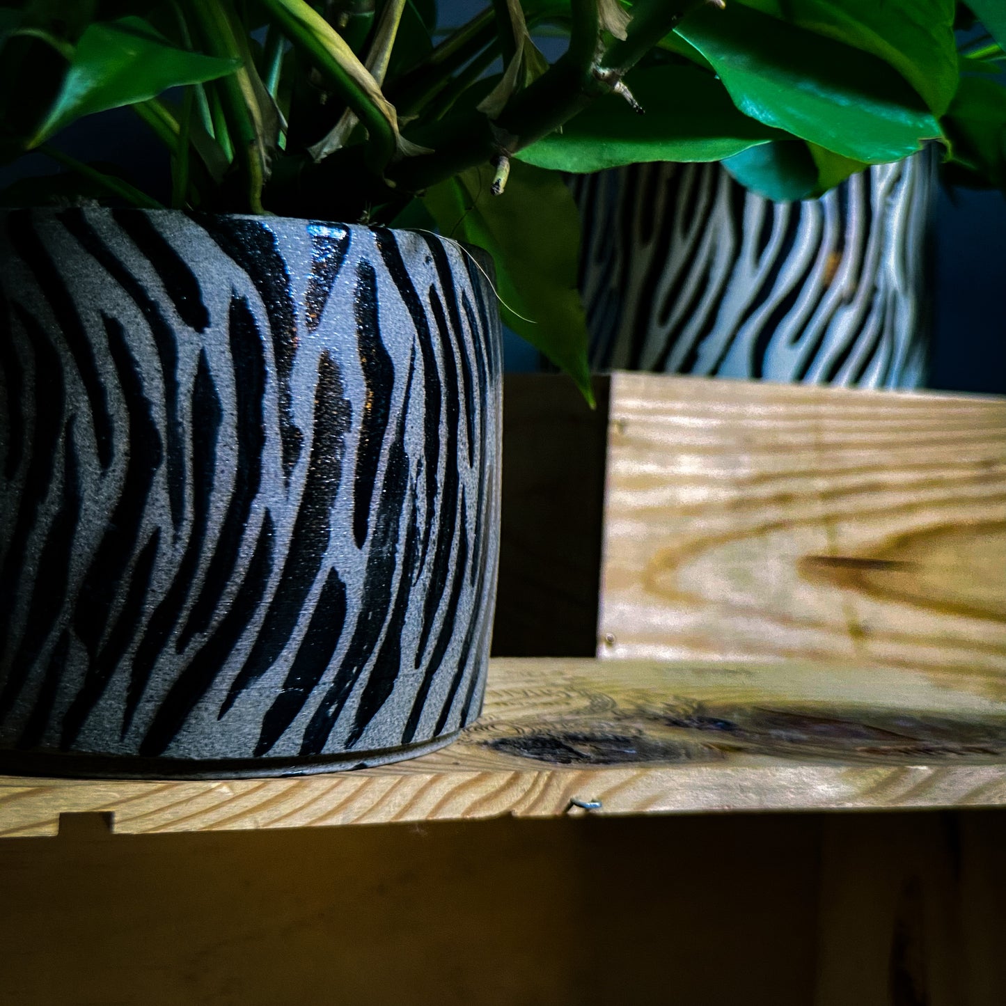 Plantpot holder - Tiger pattern