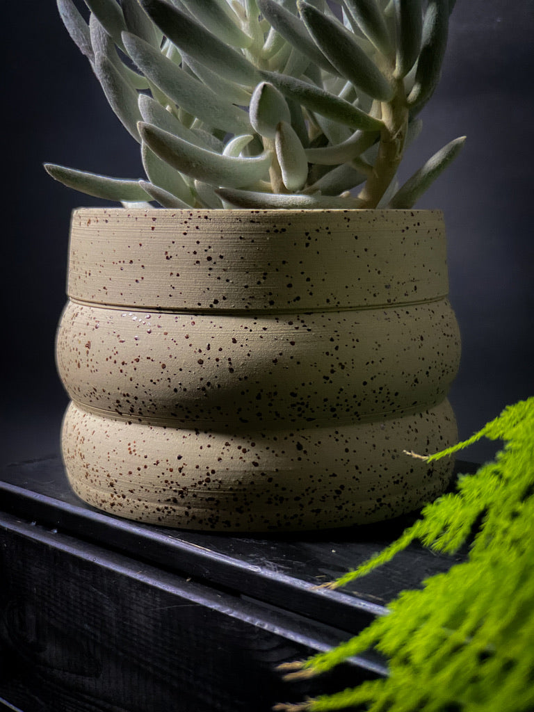 Plantpot holder - Yellow spotted clay