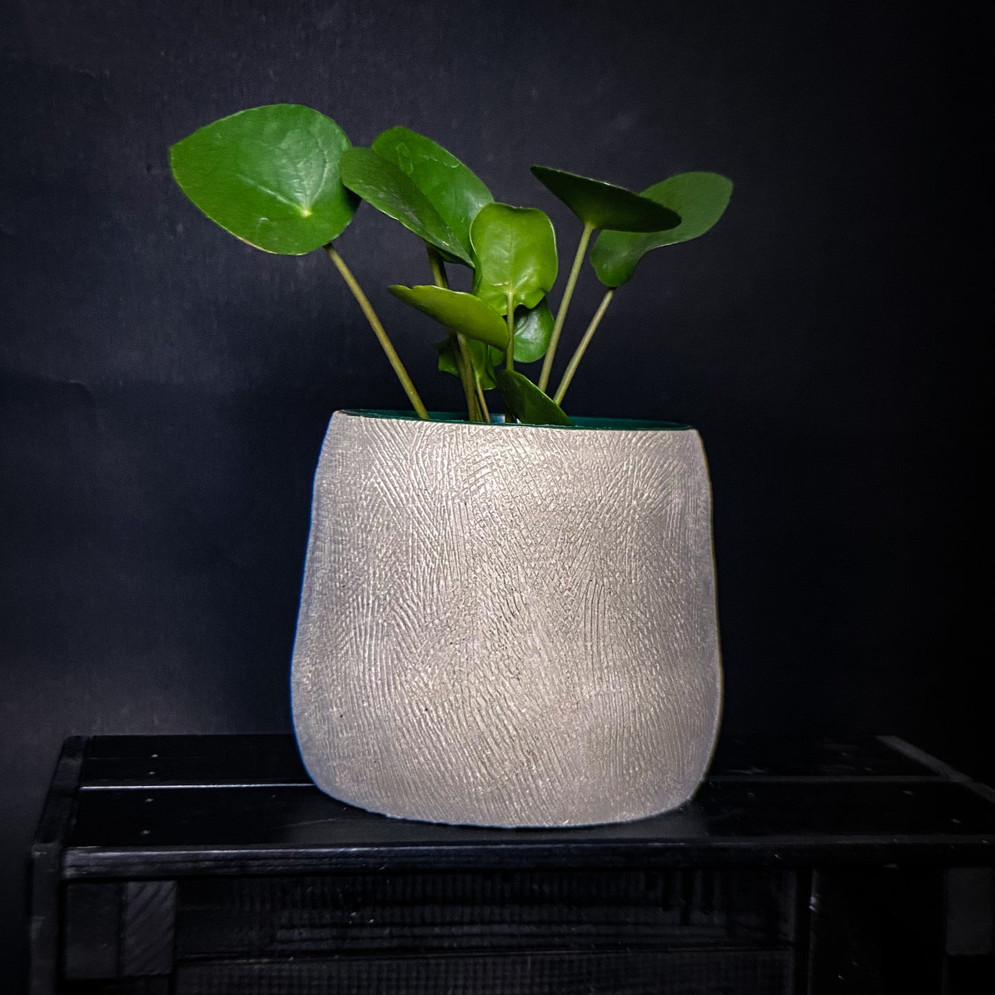 Plantpot holder - White clay, rough and textured finish